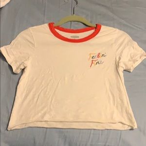 White cropped T-shirt “Feellin’ fine”
